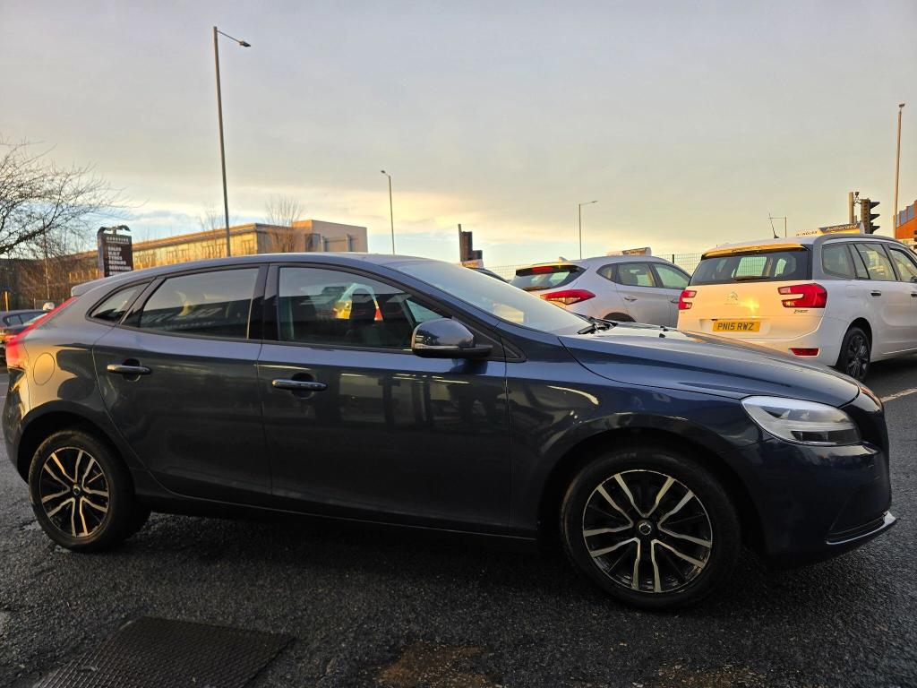 Used Volvo V40 2016 for sale - 77211614: Photo 5