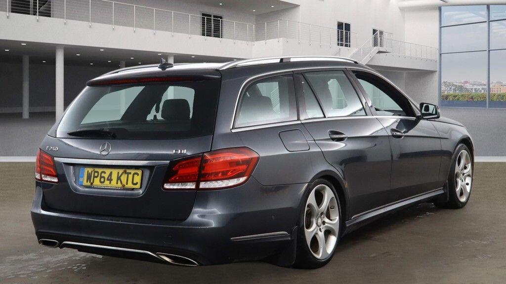 Used Mercedes-Benz E Class 2014 for sale - 77220619: Photo 5