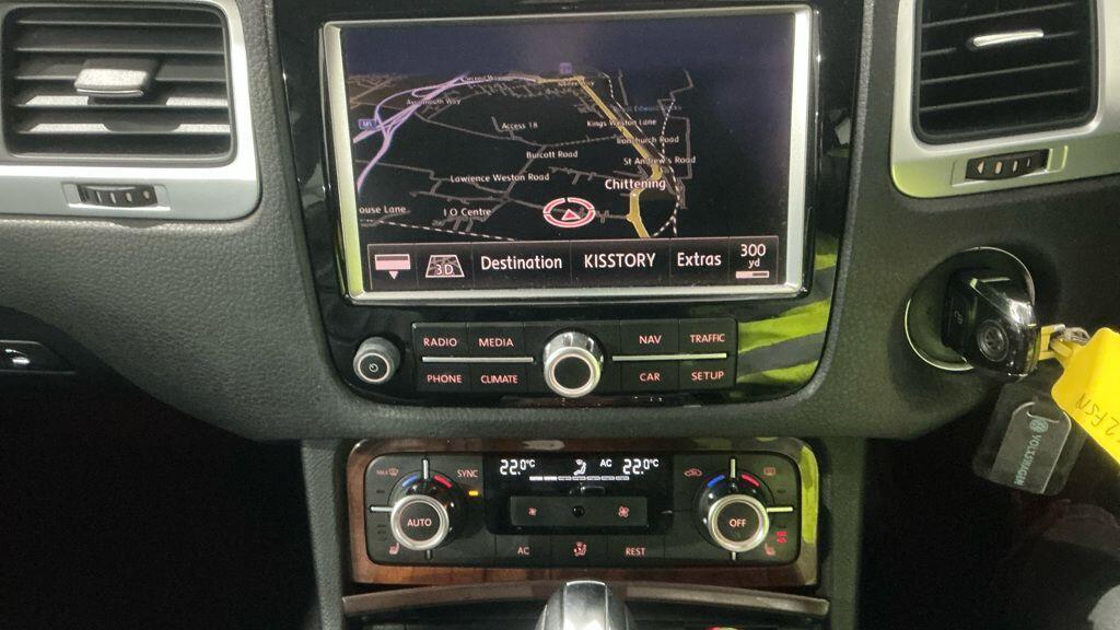 Used Volkswagen Touareg 2012 for sale - 77676110: Photo 10