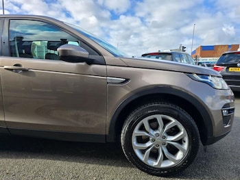 Used Land Rover Discovery Sport 2015 for sale - 78974482: Photo