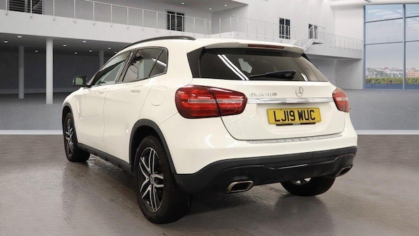 Used Mercedes-Benz GLA 2019 for sale - 76177144: Photo 3