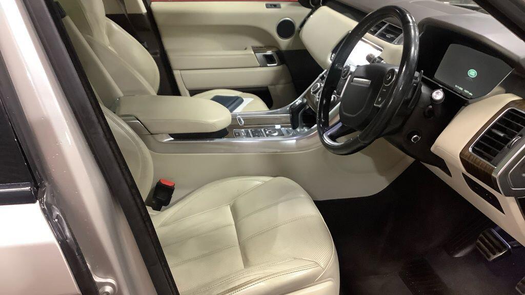Used Land Rover Range Rover Sport 2015 for sale - 76877718: Photo 9
