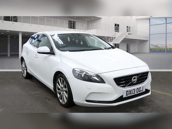 Used Volvo V40 2013 for sale - 77983940: Photo
