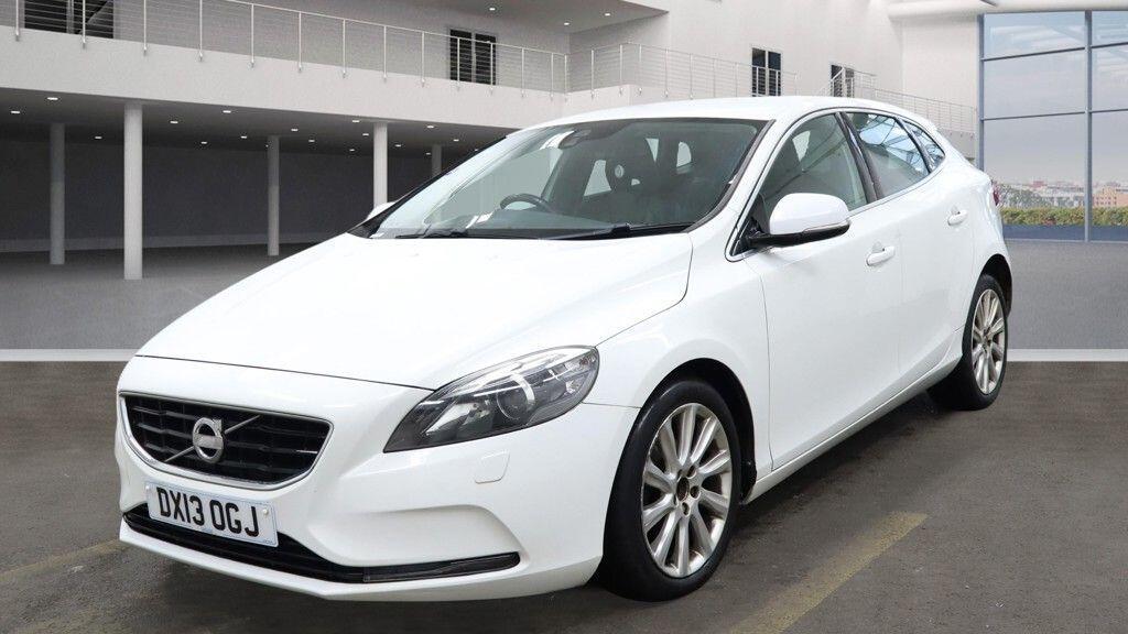 Used Volvo V40 2013 for sale - 77983940: Photo 2