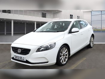 Used Volvo V40 2013 for sale - 77983940: Photo
