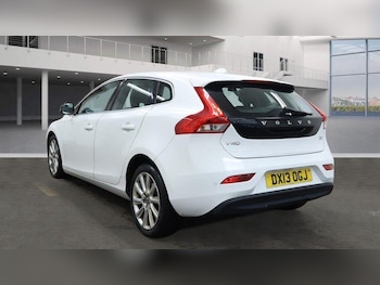 Used Volvo V40 2013 for sale - 77983940: Photo