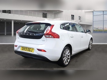 Used Volvo V40 2013 for sale - 77983940: Photo