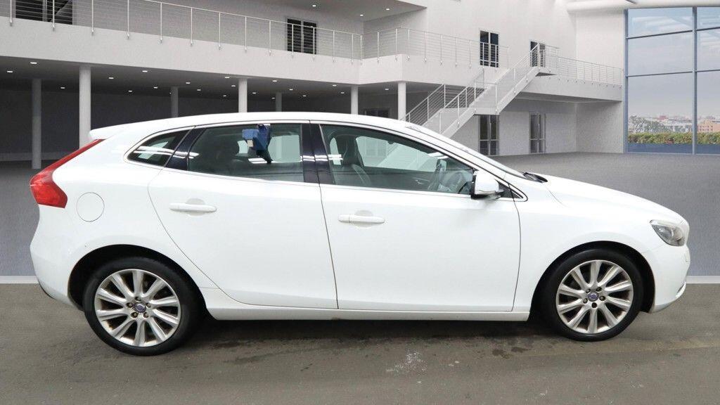 Used Volvo V40 2013 for sale - 77983940: Photo 5