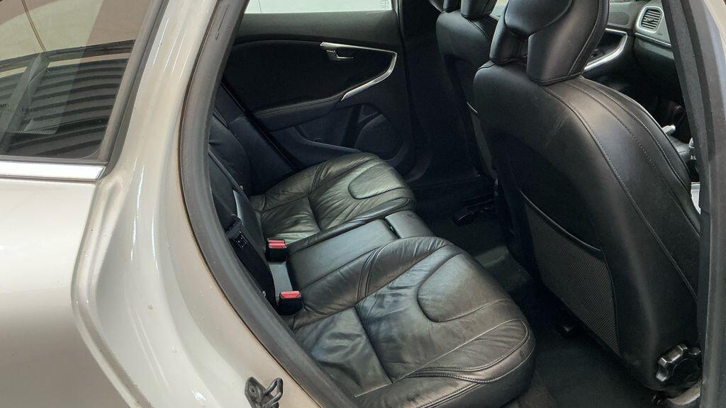 Used Volvo V40 2013 for sale - 77983940: Photo 7