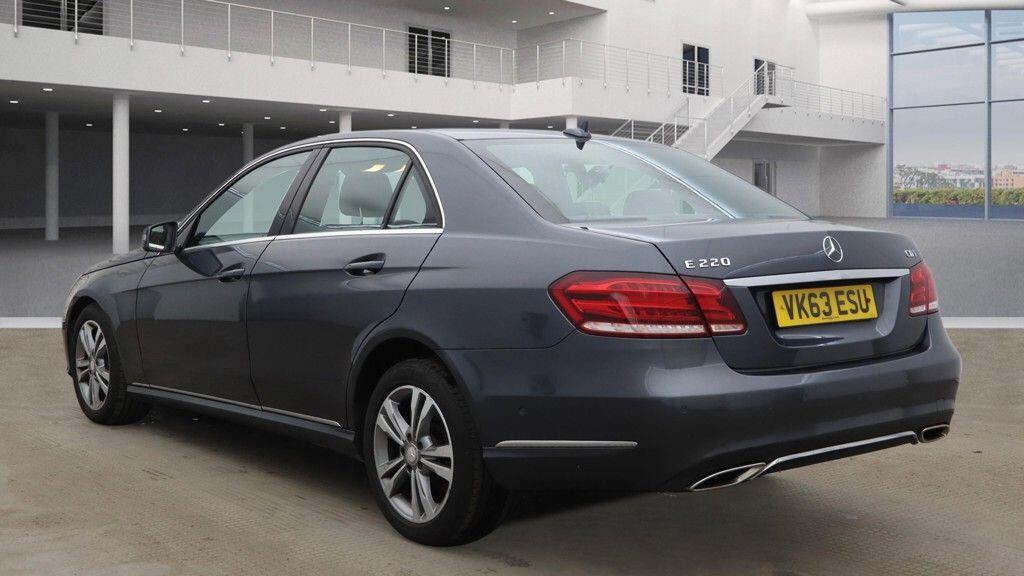Used Mercedes-Benz E Class 2013 for sale - 77983938: Photo 3