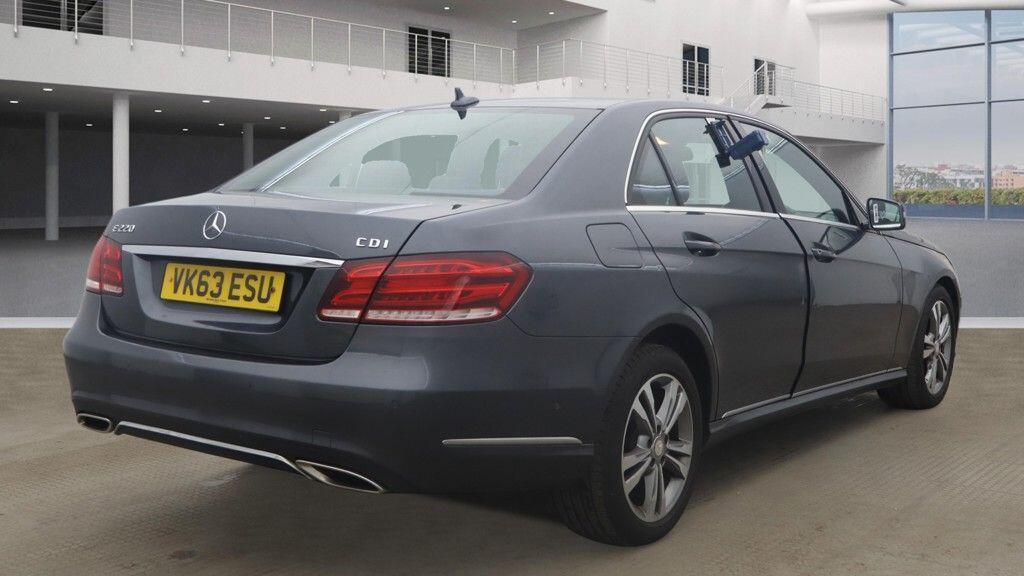 Used Mercedes-Benz E Class 2013 for sale - 77983938: Photo 4