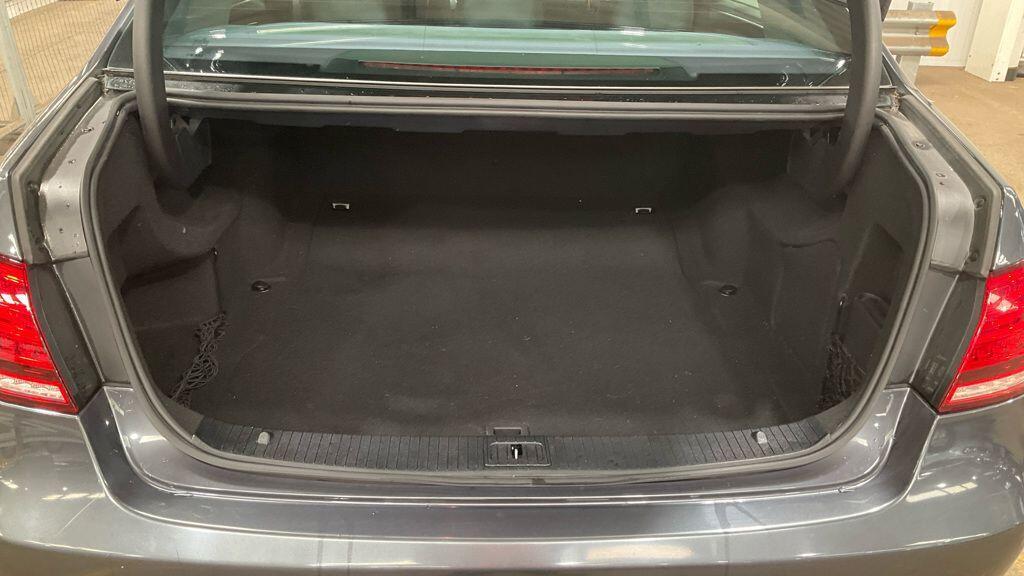 Used Mercedes-Benz E Class 2013 for sale - 77983938: Photo 7