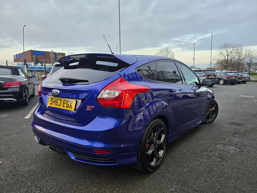 Used Ford Focus 2013 for sale - 76517874: Photo 3