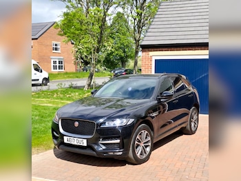 Used Jaguar F-Pace 2017 for sale - 75690035: Photo
