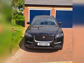 Used Jaguar F-Pace 2017 for sale - 75690035: Photo