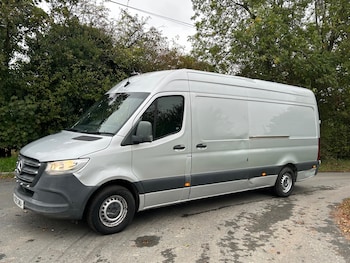 Mercedes-Benz Sprinter feature image 3