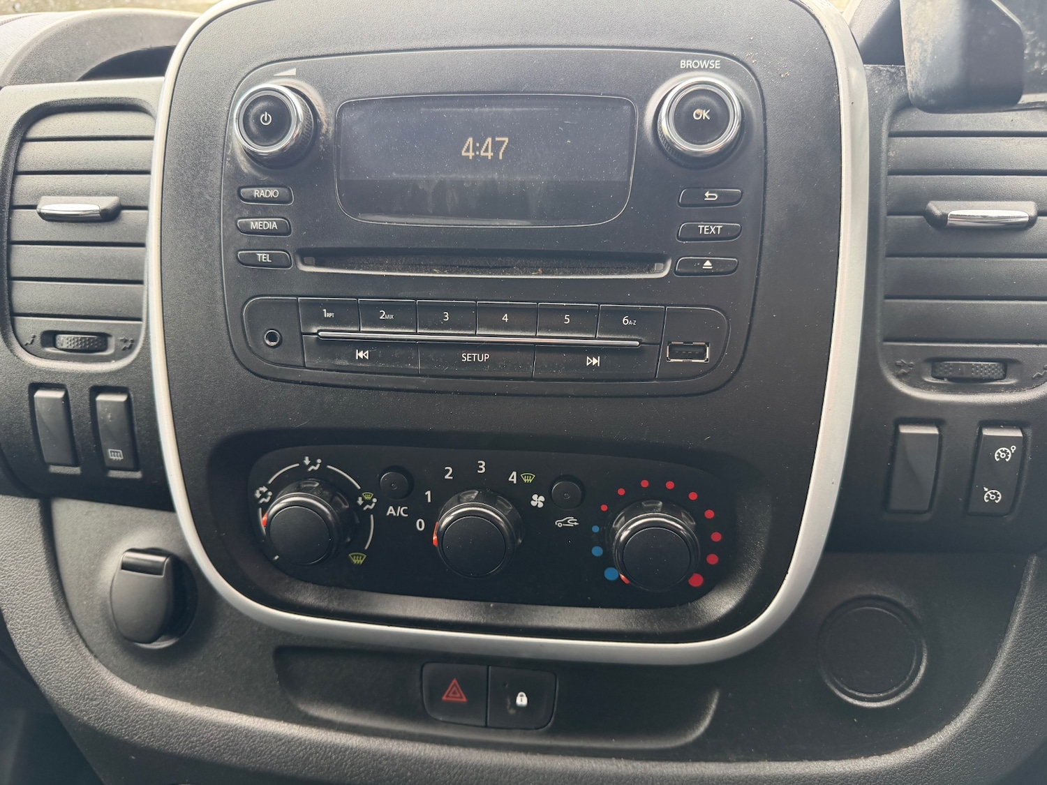 Used Vauxhall Vivaro 2015 for sale - 78049970: Photo 10