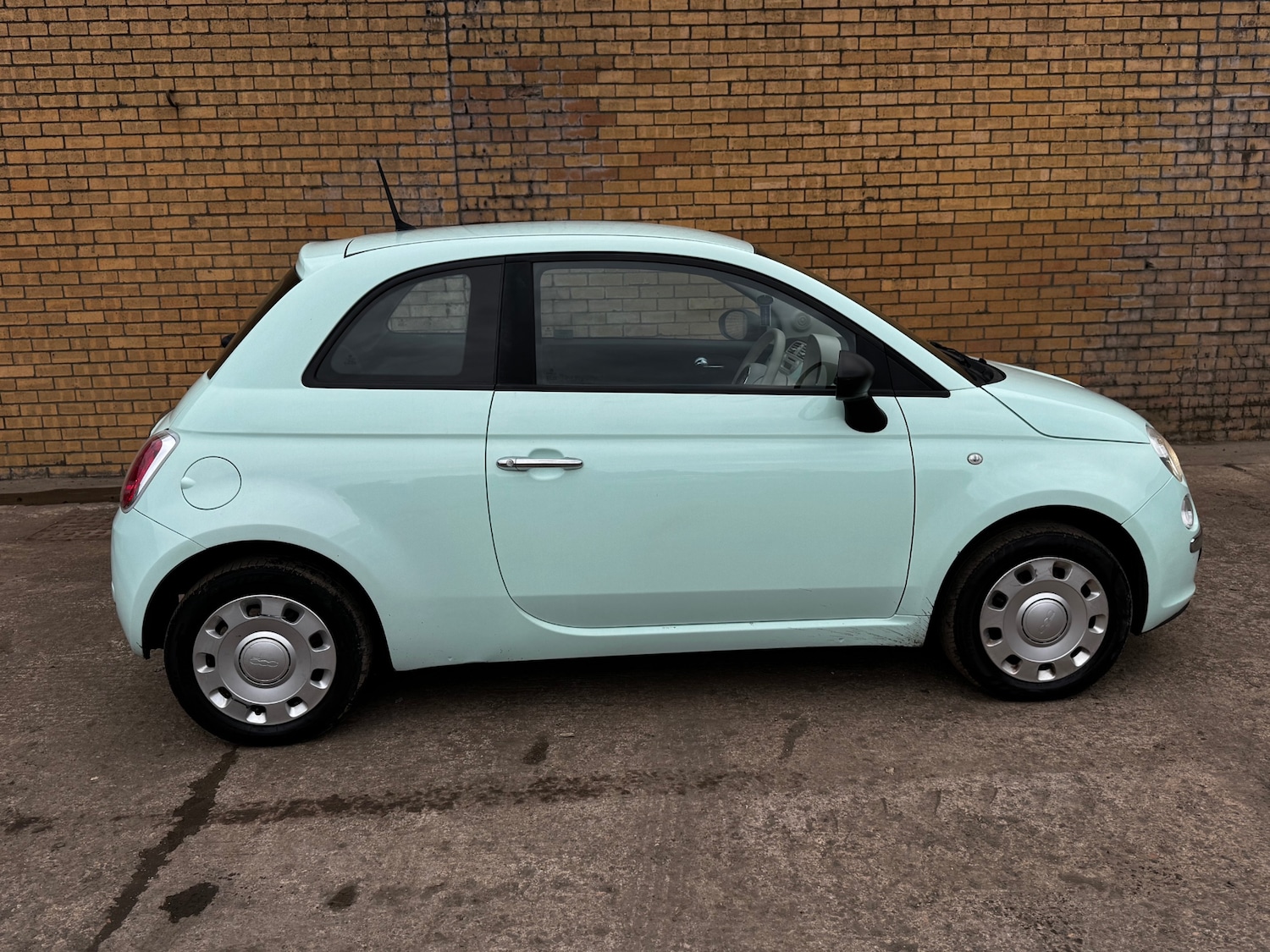 Used Fiat 500 2015 for sale - 77938291: Photo 4