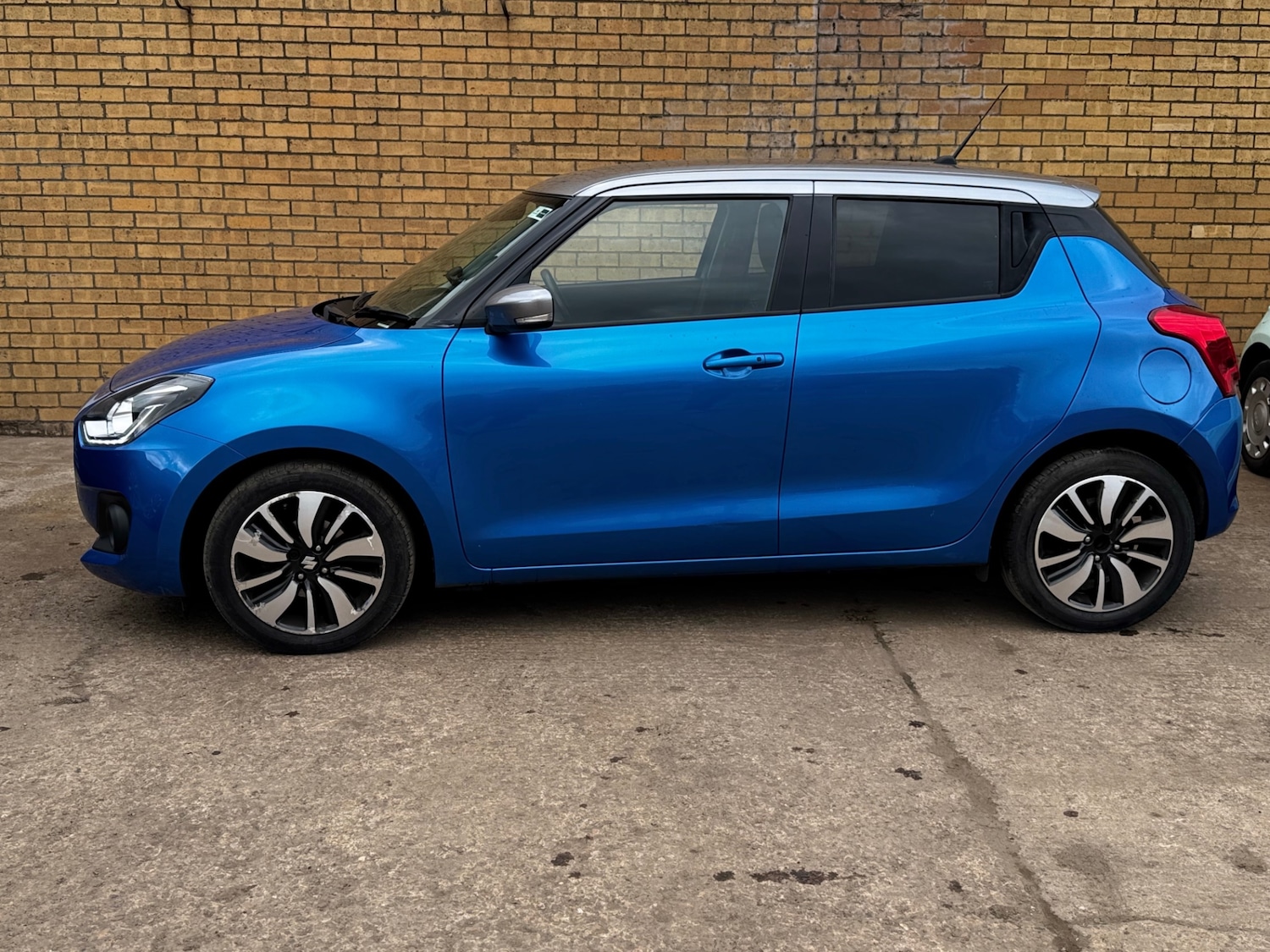 Used Suzuki Swift 2017 for sale - 78057231: Photo 10