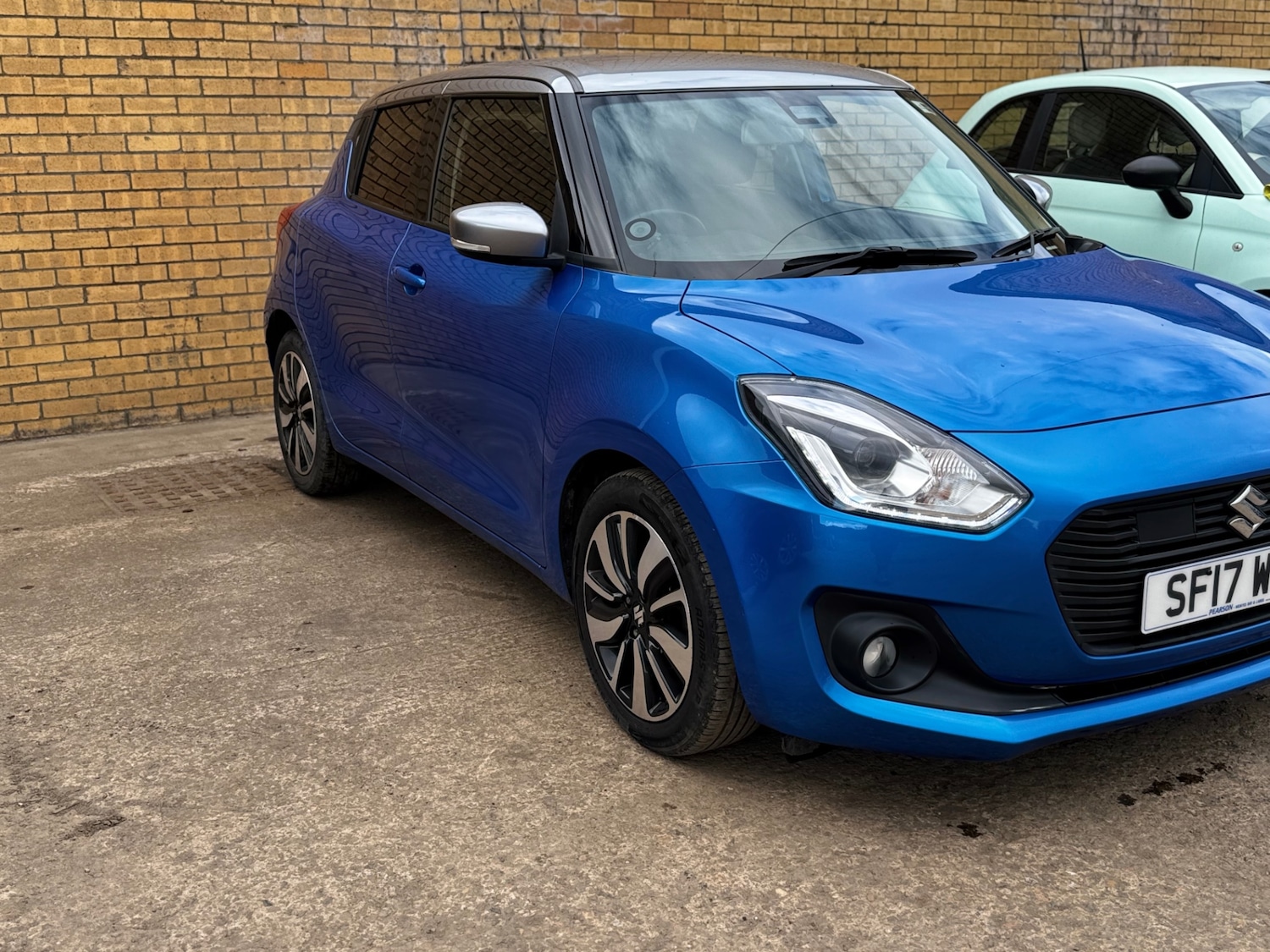 Used Suzuki Swift 2017 for sale - 78057231: Photo 2