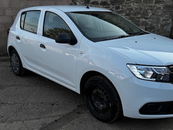 Used Dacia Sandero 2018 for sale - 78390550: Photo