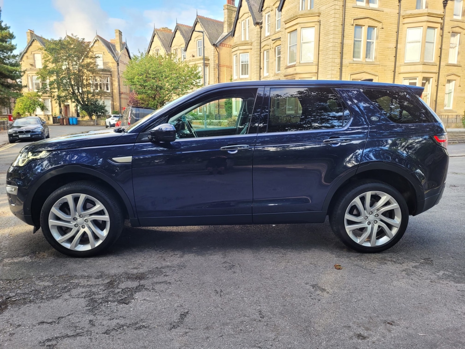 Used Land Rover Discovery Sport 2019 for sale - 75789092: Photo 1