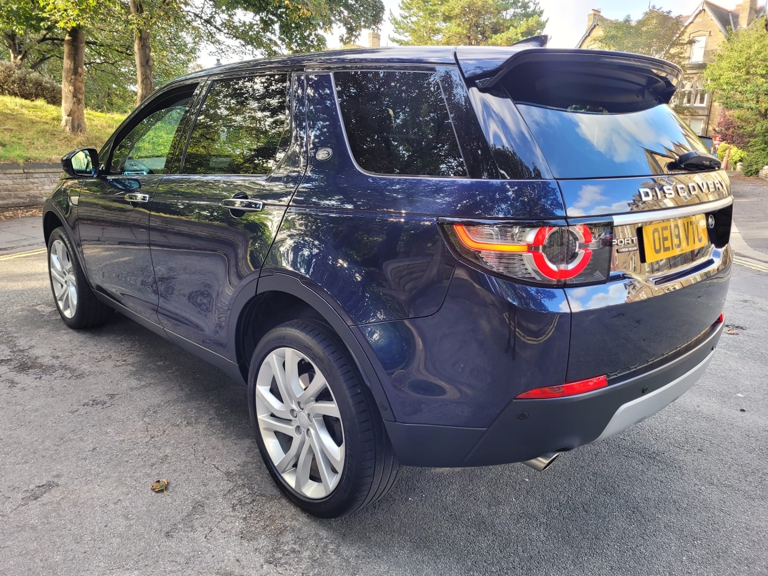 Used Land Rover Discovery Sport 2019 for sale - 75789092: Photo 3