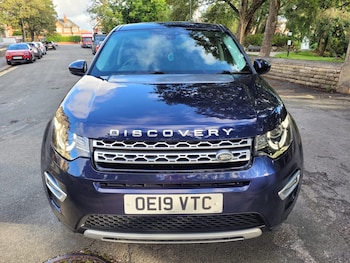 Used Land Rover Discovery Sport 2019 for sale - 75789092: Photo