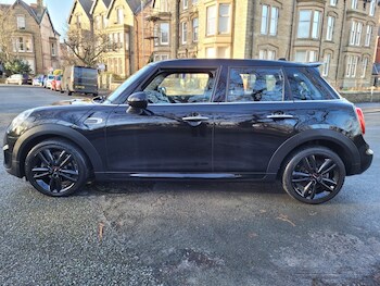 Used MINI Hatch 2018 for sale - 76918899: Photo