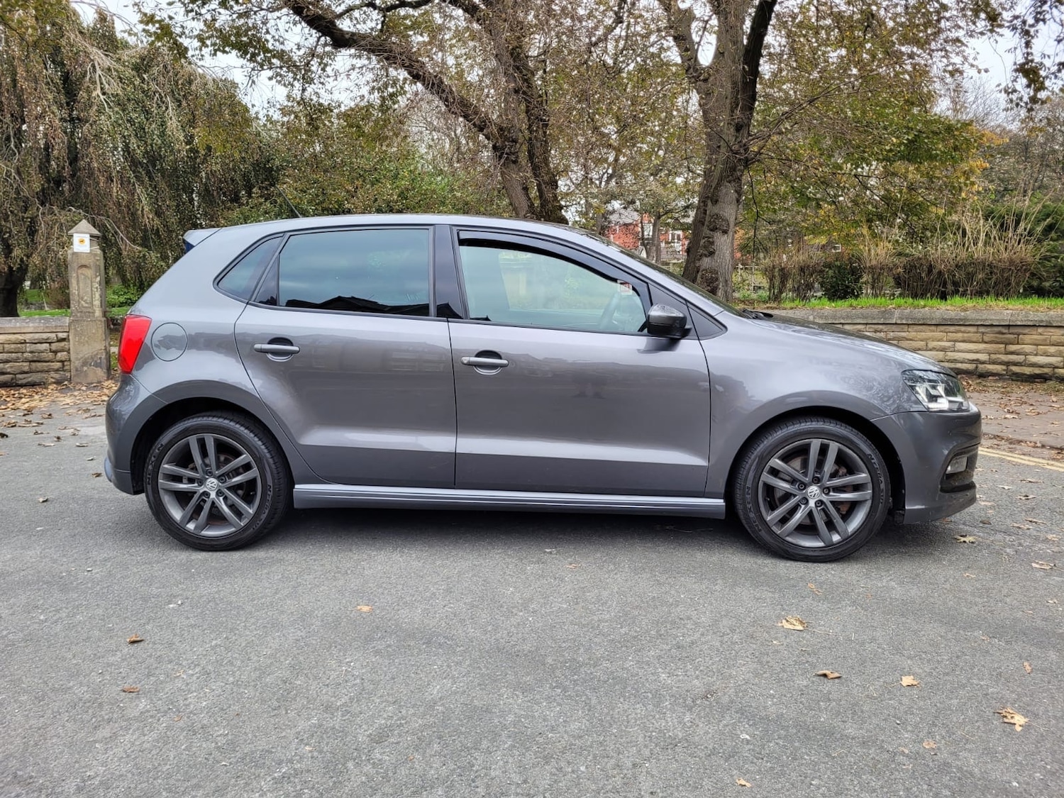 Used Volkswagen Polo 2017 for sale - 76877329: Photo 1