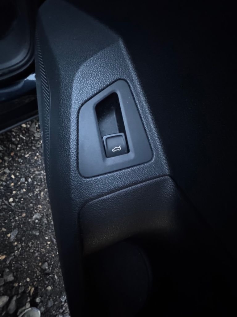 Used Volkswagen Touareg 2018 for sale - 77394383: Photo 31