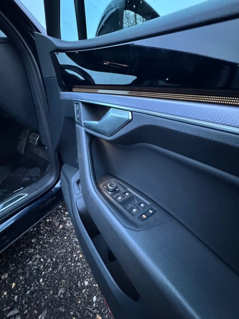 Used Volkswagen Touareg 2018 for sale - 77394383: Photo 32