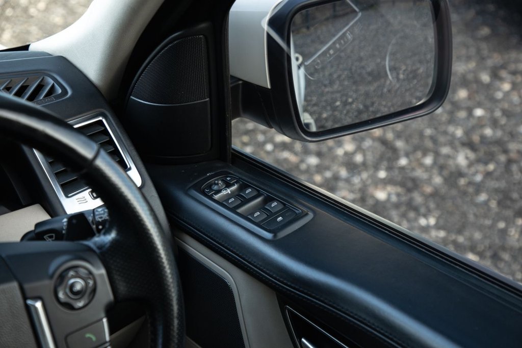 Used Land Rover Range Rover Sport 2010 for sale - 77739638: Photo 32