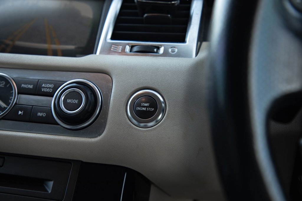 Used Land Rover Range Rover Sport 2010 for sale - 77739638: Photo 39