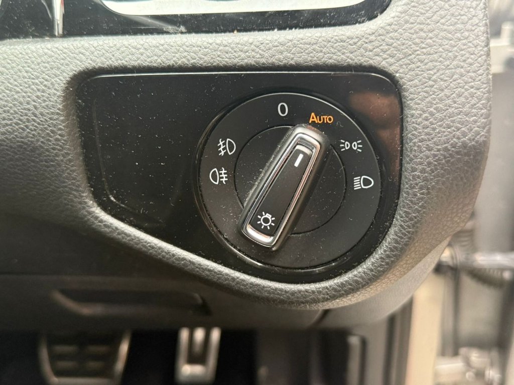 Used Volkswagen Golf 2018 for sale - 77125054: Photo 38