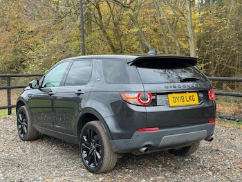 Used Land Rover Discovery Sport 2018 for sale - 77125070: Photo