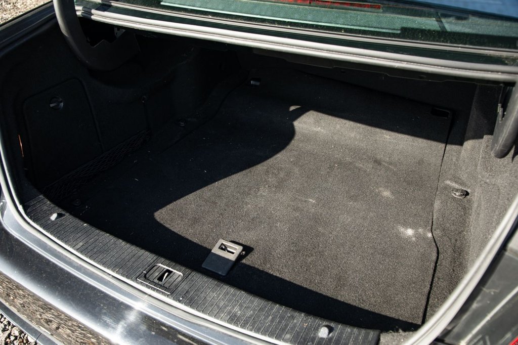 Used Mercedes-Benz E Class 2015 for sale - 77165987: Photo 30