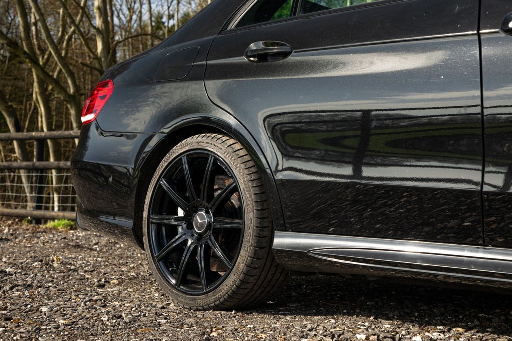 Used Mercedes-Benz E Class 2015 for sale - 77165987: Photo 5