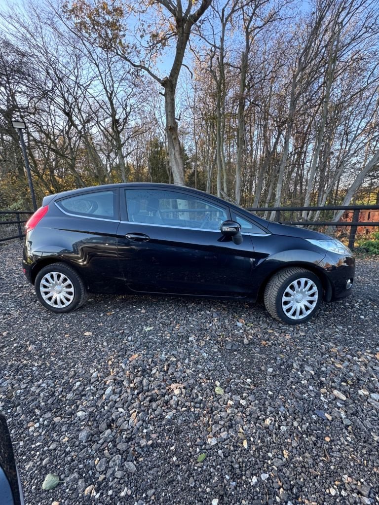 Used Ford Fiesta 2009 for sale - 77125048: Photo 2