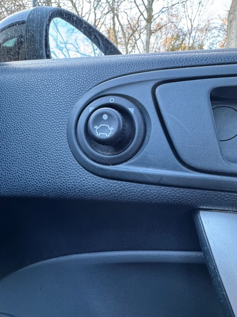 Used Ford Fiesta 2009 for sale - 77125048: Photo 20