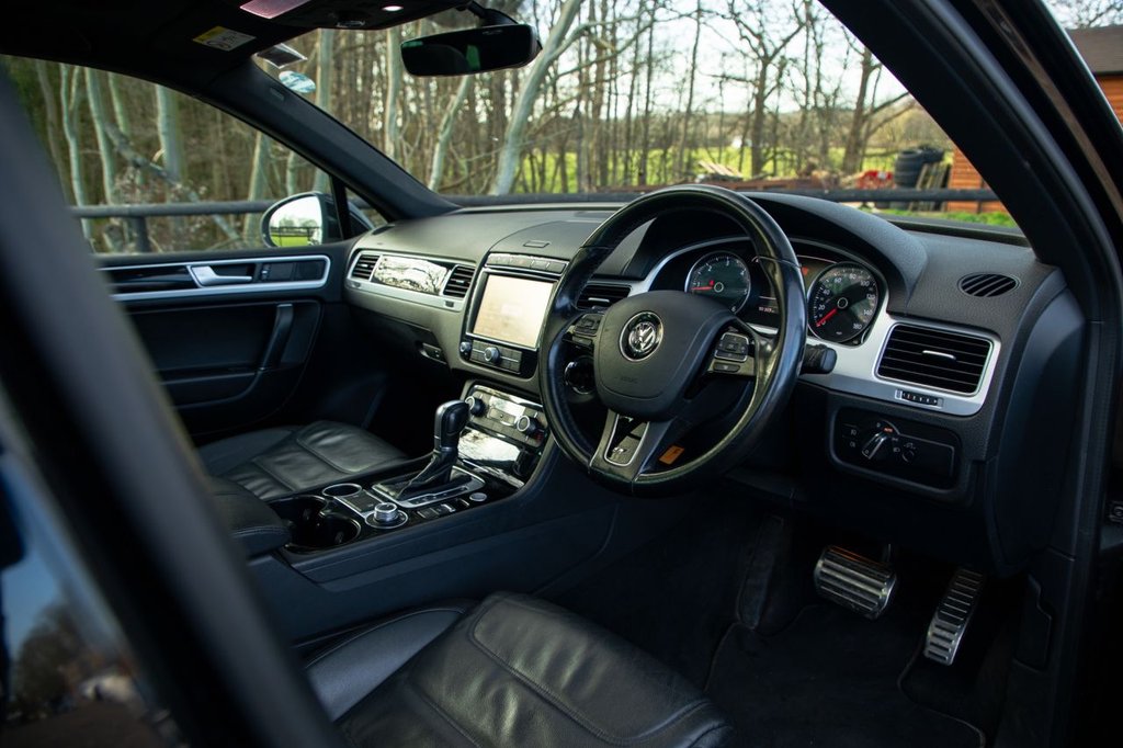 Used Volkswagen Touareg 2017 for sale - 77739642: Photo 30