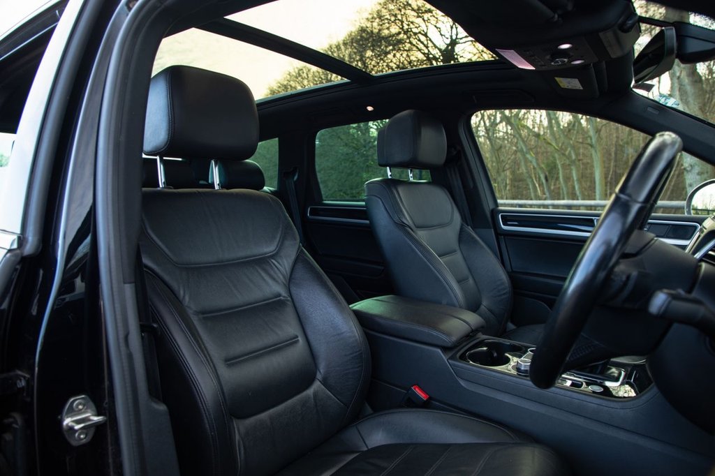 Used Volkswagen Touareg 2017 for sale - 77739642: Photo 32