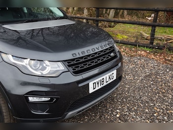 Used Land Rover Discovery Sport 2018 for sale - 79613972: Photo