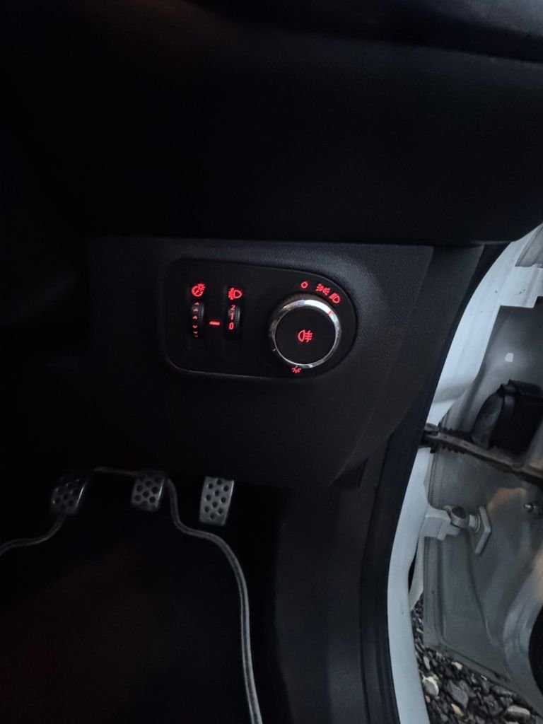 Used Vauxhall Corsa 2015 for sale - 77125060: Photo 21