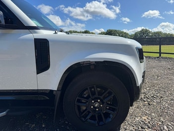 Used Land Rover Defender 2022 for sale - 77125065: Photo