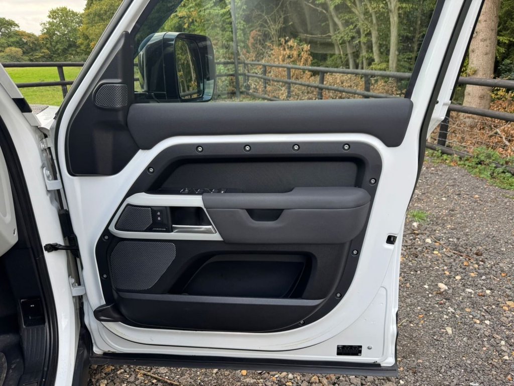 Used Land Rover Defender 2022 for sale - 77125065: Photo 41