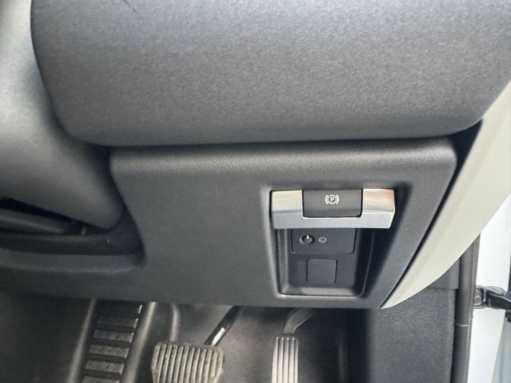 Used Land Rover Defender 2022 for sale - 77125065: Photo 44