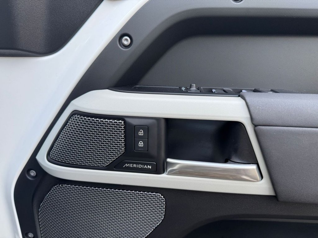 Used Land Rover Defender 2022 for sale - 77125065: Photo 45