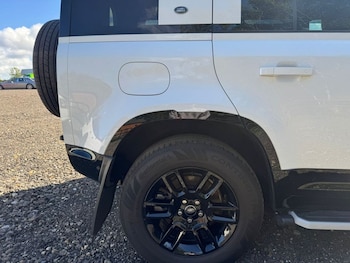 Used Land Rover Defender 2022 for sale - 77125065: Photo