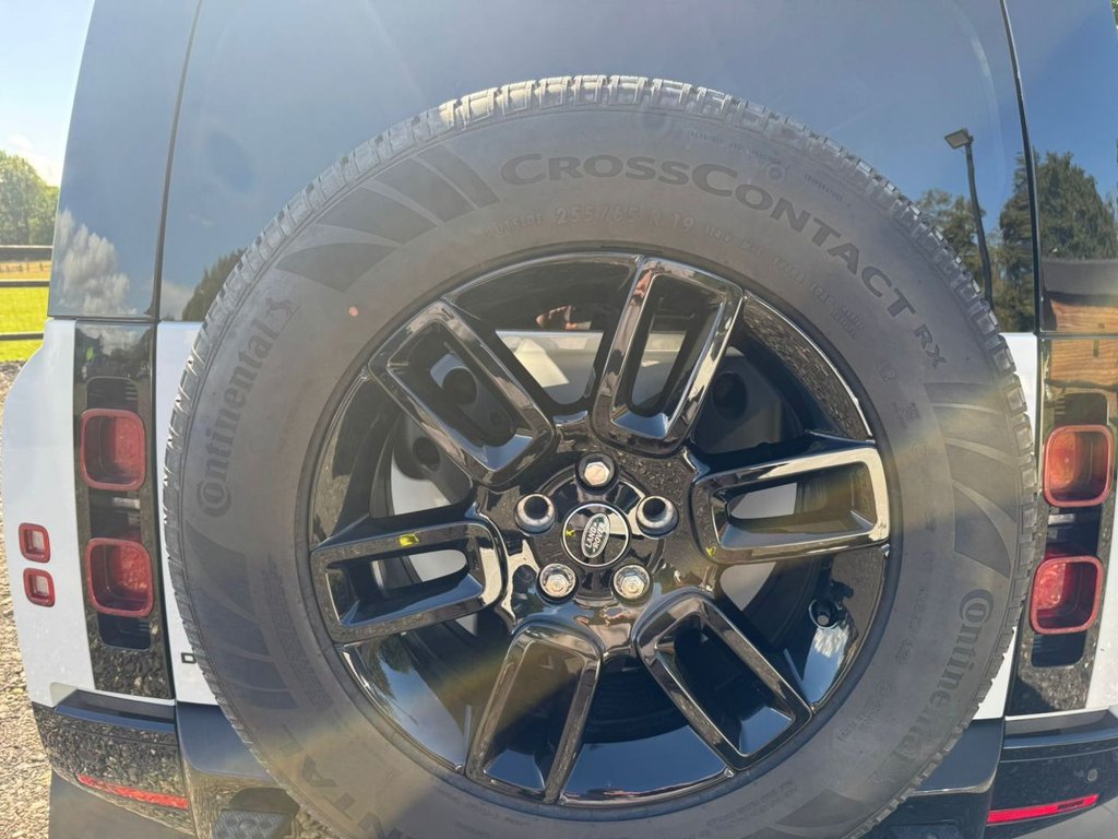 Used Land Rover Defender 2022 for sale - 77125065: Photo 6